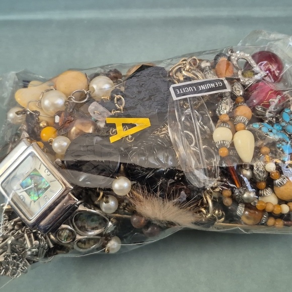 Jewelry - Mystery Craft Jewellry Bag